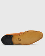 Load image into Gallery viewer, VINCENT &amp; FRANKS VFS20 LO RUST SUEDE LOAFER
