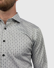 Load image into Gallery viewer, VINCENT &amp; FRANKS S194S6720-0 DARK NAVY MEDALLION PRINT SLIM SC SHIRT
