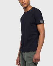 Load image into Gallery viewer, REPLAY R0982660M3590 BLACK CREW TEE

