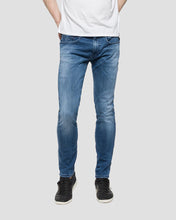 Load image into Gallery viewer, REPLAY M914661808010 INDIGO ANBASS HYPERFLEX JEANS
