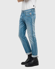 Load image into Gallery viewer, REPLAY M914661555010 INDIGO ANBASS HYPERFLEX JEANS
