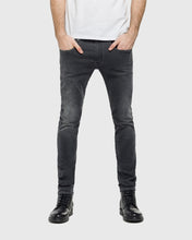 Load image into Gallery viewer, REPLAY M91466154B004 BLACK ANBASS HYPERFLEX JEANS
