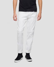 Load image into Gallery viewer, REPLAY R8001661M9148 WHITE ANBASS HYPERFLEX JEANS
