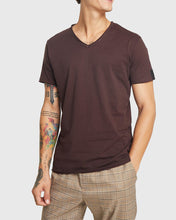 Load image into Gallery viewer, REPLAY R2782660M3591 PLUM V-NECK TEE
