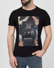 Load image into Gallery viewer, REPLAY M37312660 DIGITAL PRINT BLACK CREW T-SHIRT
