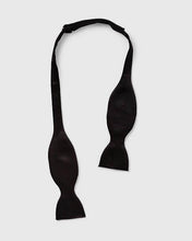 Load image into Gallery viewer, FRANCESCO TOME TYOFT-01 SELF TIE PLAIN BLACK SILK BOW
